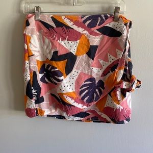 Sadie &Sage mini floral print skirt size medium
